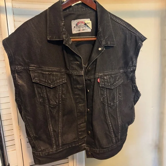 Vintage Levi's vest - Picture 2 of 4
